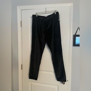 Women’s plush lounge pants